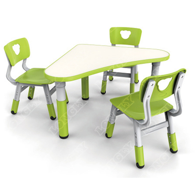 LL3-019 Triangular Children Table and Chairs for Child Care Center 