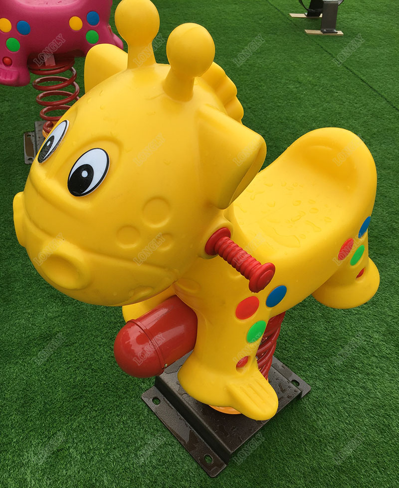 Cartoon giraffe plastic rocking horse for sale-1.jpg